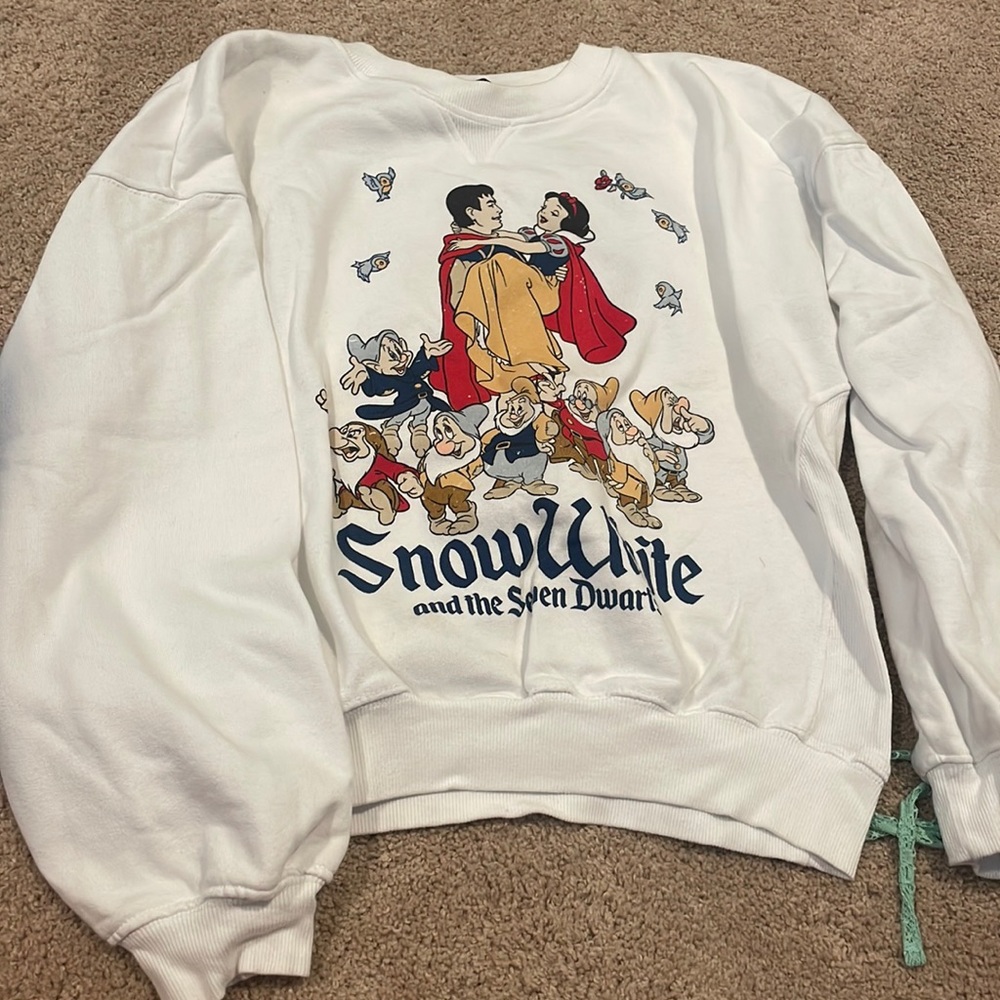 Snow white crewneck